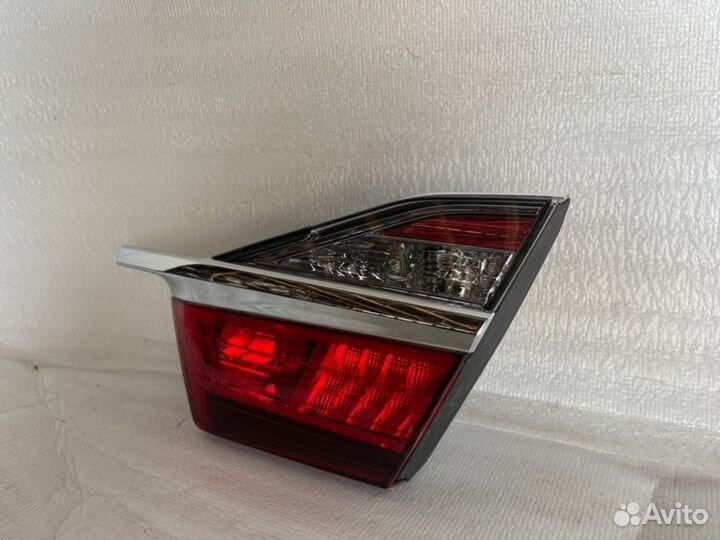 Фонарь внутренний правый Toyota Camry V55