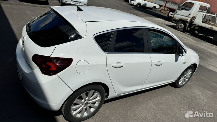 Opel Astra 1.6 AT, 2011, 181 808 км