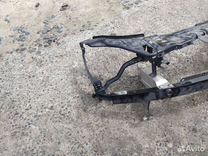 Передняя панель (телевизор) Mercedes-Benz E-Класс