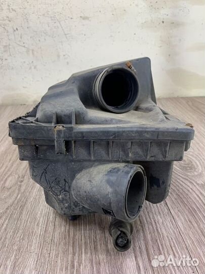 Корпус воздушного фильтра Opel Astra H Z19DT