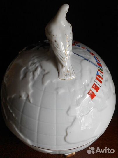 Фарфоровая шкатулка, Голубь мира