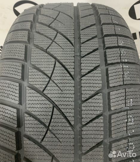 RoadX RX Frost WU01 245/70 R16 107T
