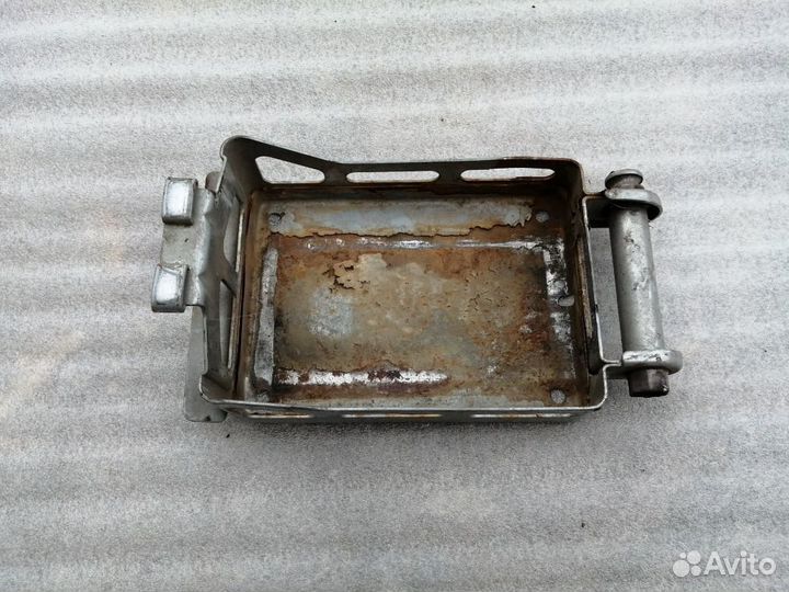 MV Agusta F4 1078RR площадка крепления акб