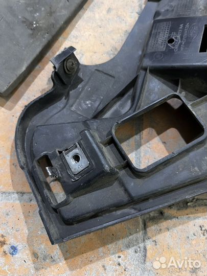 Каркас бампера левый L405 Range Rover Vogue