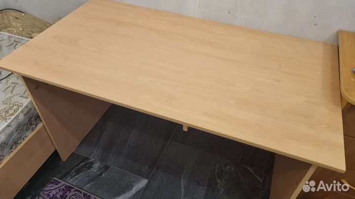 Стол письменный