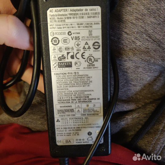 Блок питания, зарядка для ноутбука Samsung