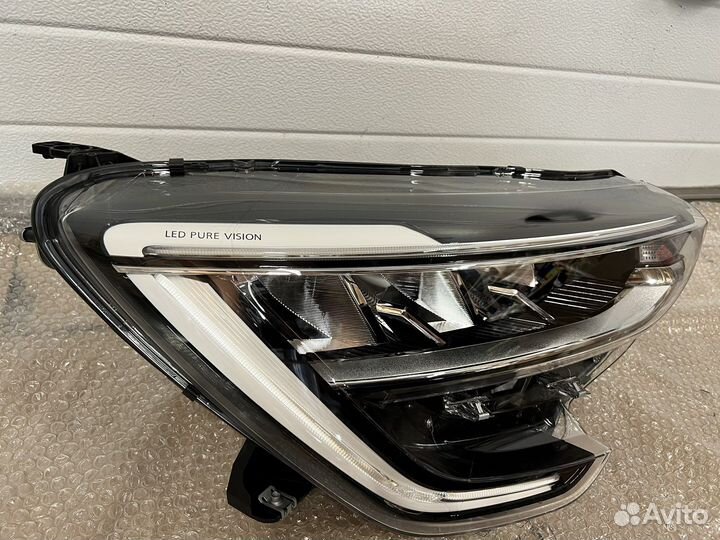 Фара правая на Renault Arkana