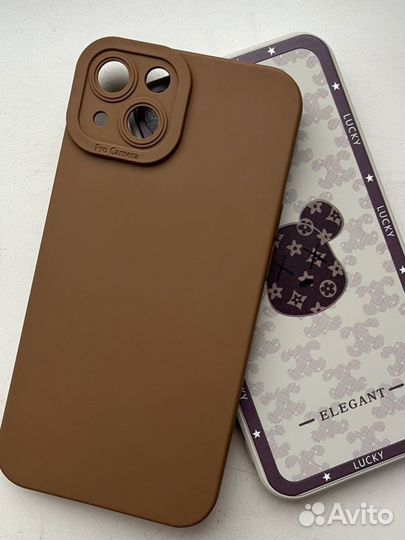 Чехол на iPhone 13