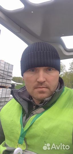 Водитель вилочного электропогрузчика