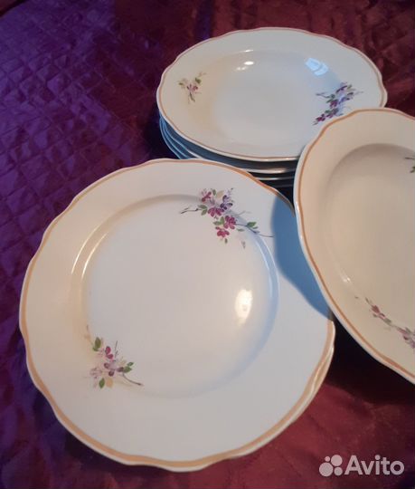 Набор тарелок