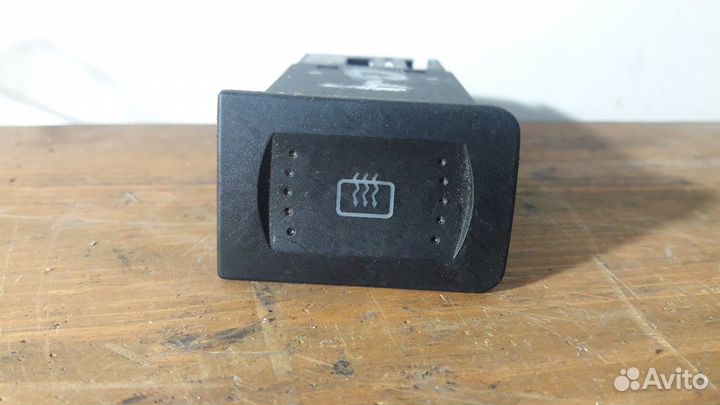 Кнопка обогрева заднего стекла Гольф-4