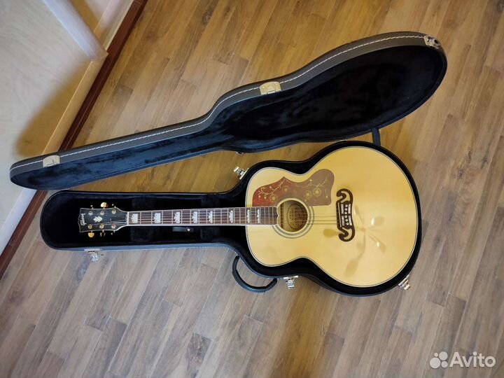 Гитара электроакустическая Gibson J200NA