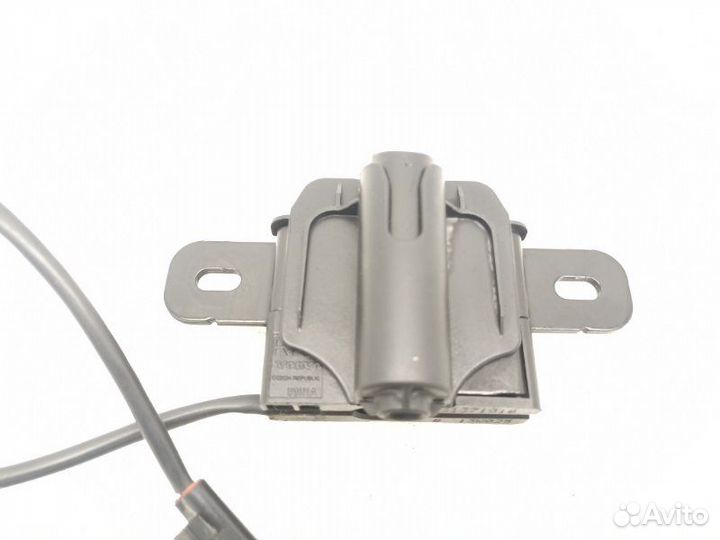 Замок капота левый Volvo V40