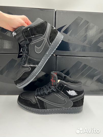 Кроссовки зимние