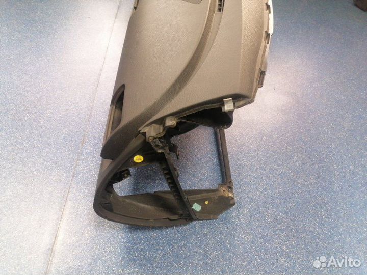 Панель приборов (торпедо ) Volkswagen Passat B6