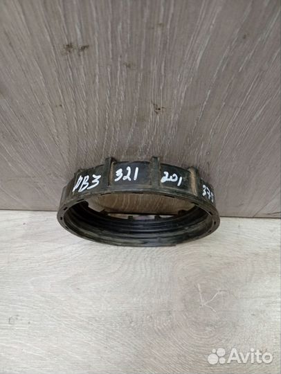 Гайка топливного насоса Volkswagen Passat B3