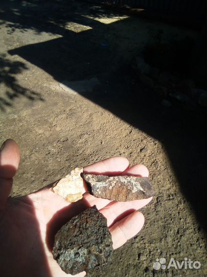 Продам кусок железно-каменного метеорита