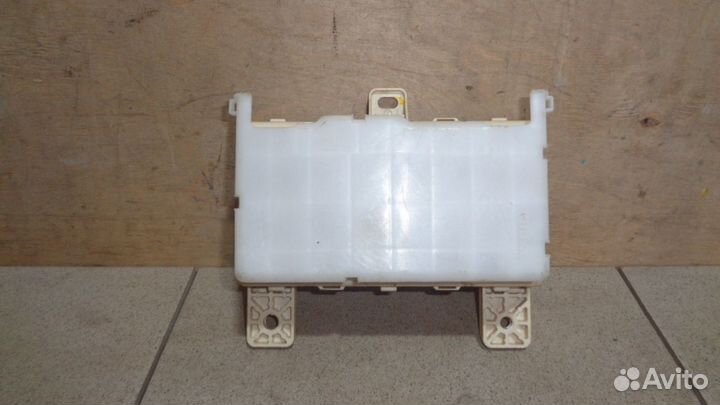 Блок предохранителей Lexus RX 300/330/350/400h