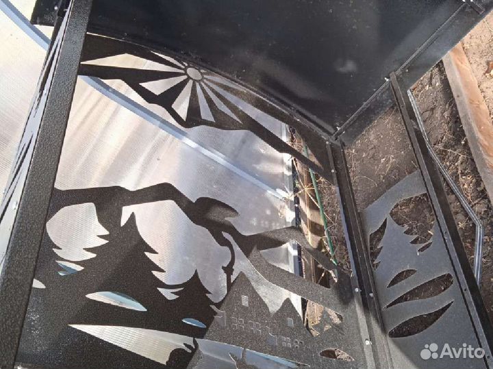 Мангал с крышей