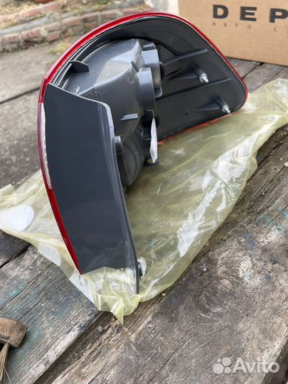 Задний фонарь мазда626 седан