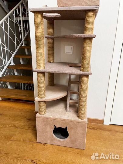 Домик для кошки с когтеточкой