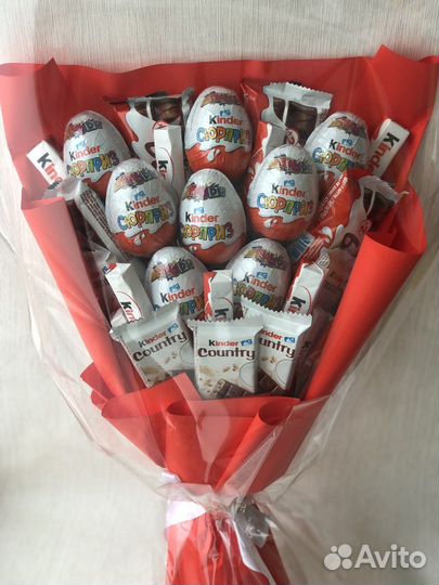 Букет сладкий съедобный из шоколадок и киндеров