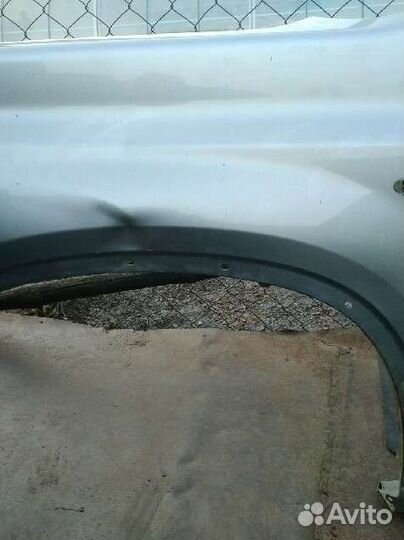 Левое крыло на ниссан х-трайл 2010