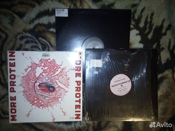 3 пластинки для Максима,на брони