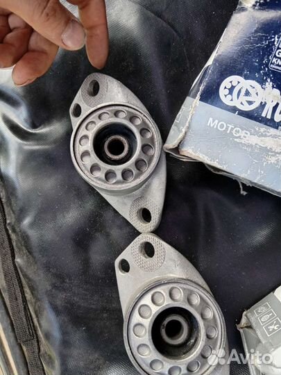 Опоры задних амортизаторов