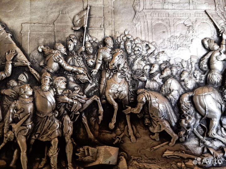 Чеканка Панно Битва В Париже