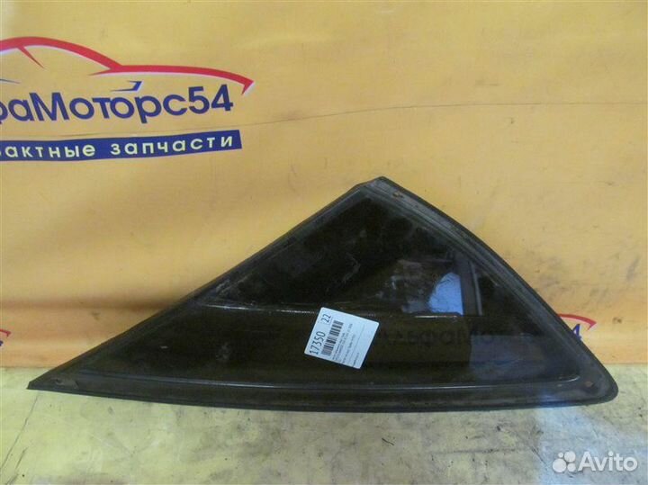 Стекло собачника заднее правое Toyota Harrier