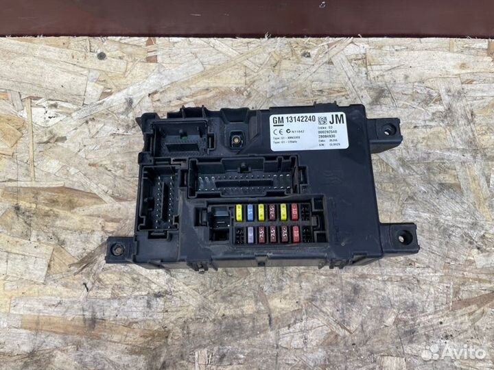 Блок предохранителей Opel Corsa