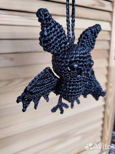 Летучая мышь брелок подвес на сумку из рафии
