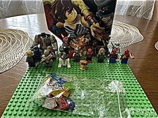 Продаю фигурки lego