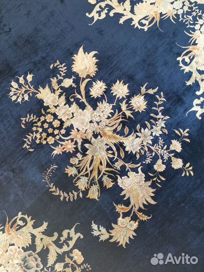 Ковер шелковый новый