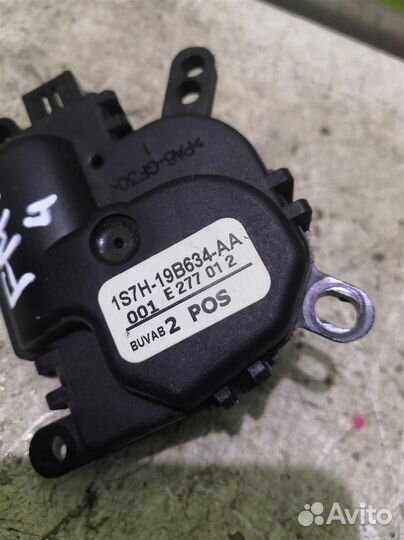 Моторчик заслонки отопителя Форд Мондео 3