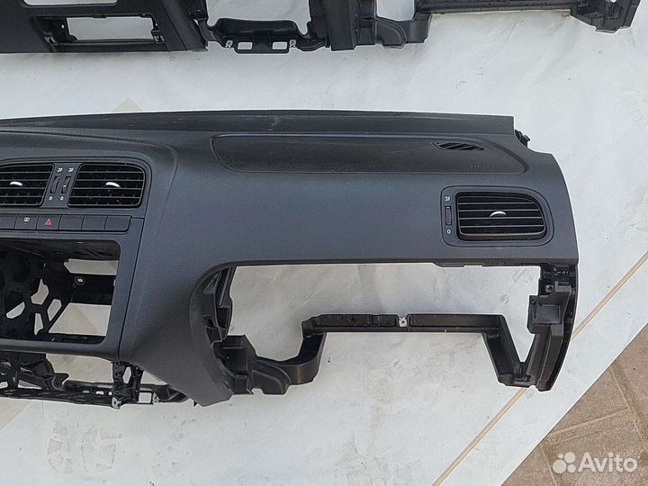 Volkswagen polo 5- торпеда