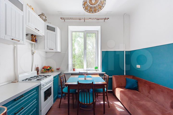 2-к. квартира, 54 м², 3/3 эт.