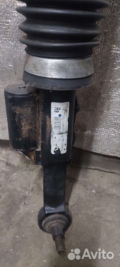 Передний амортизатор Mercedes-Benz W221 4 Matic