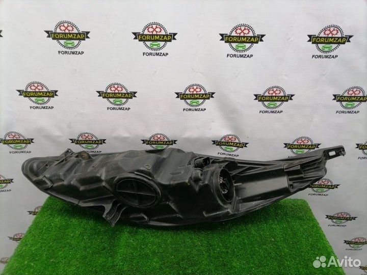 Фара галогеновая передняя правая Ford Fiesta