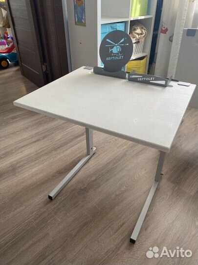 Школьная парта