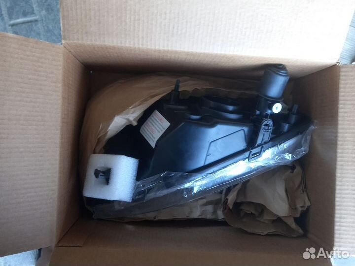 Фары передняя(левая) правая на renault logan 1