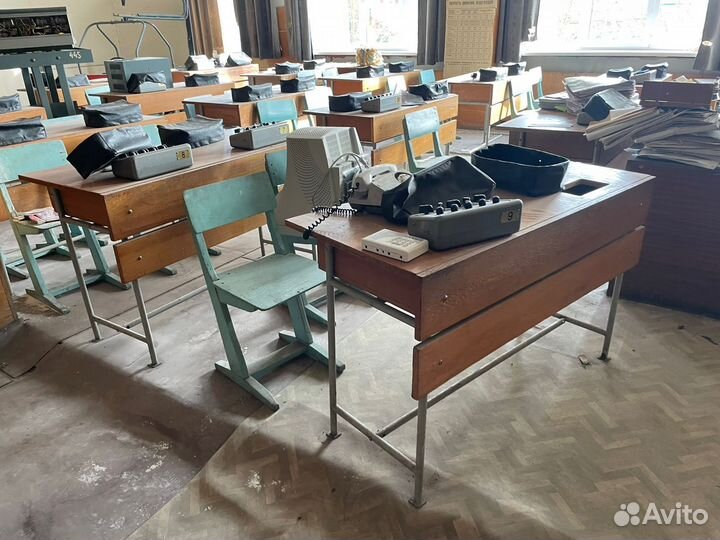 Столы/шкафы/двери/ ламинат бу