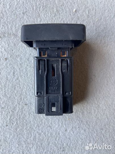 Кнопка аварийки renault logan 1