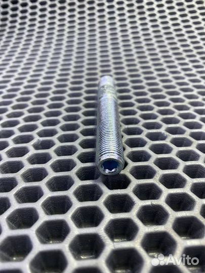 Колесные шпильки