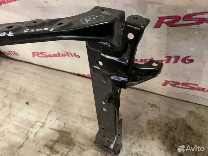 Кронштейн радиатора передний левый Toyota Camry 70