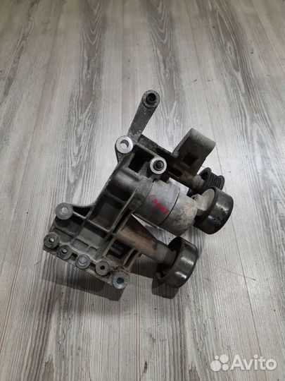 Кронштейн крепление навесного оборудования площадк