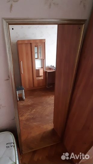 Зеркало настенное в раме