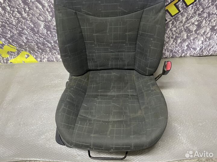 Сиденье пассажирское Air Bag Laguna 2 Лагуна 2005