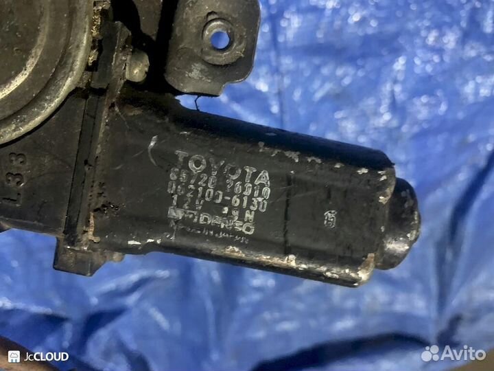 Стеклоподъемник на toyota hiace KZH100 1KZ